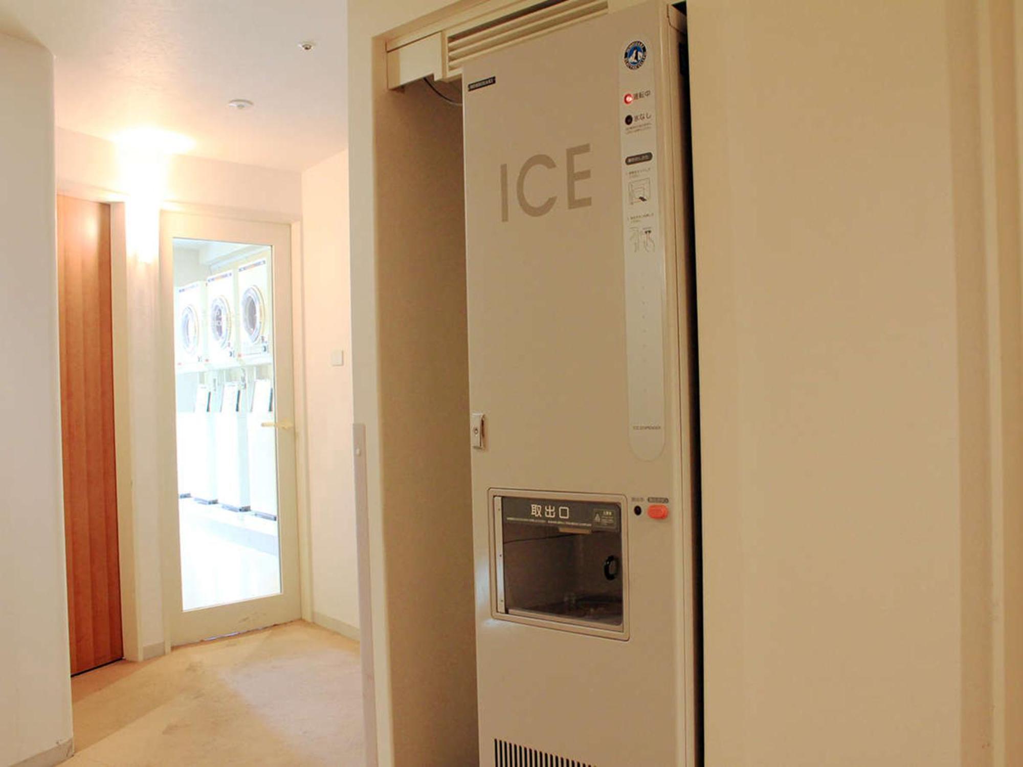 Sapporo Prince Hotel Ngoại thất bức ảnh A residential ice vending machine