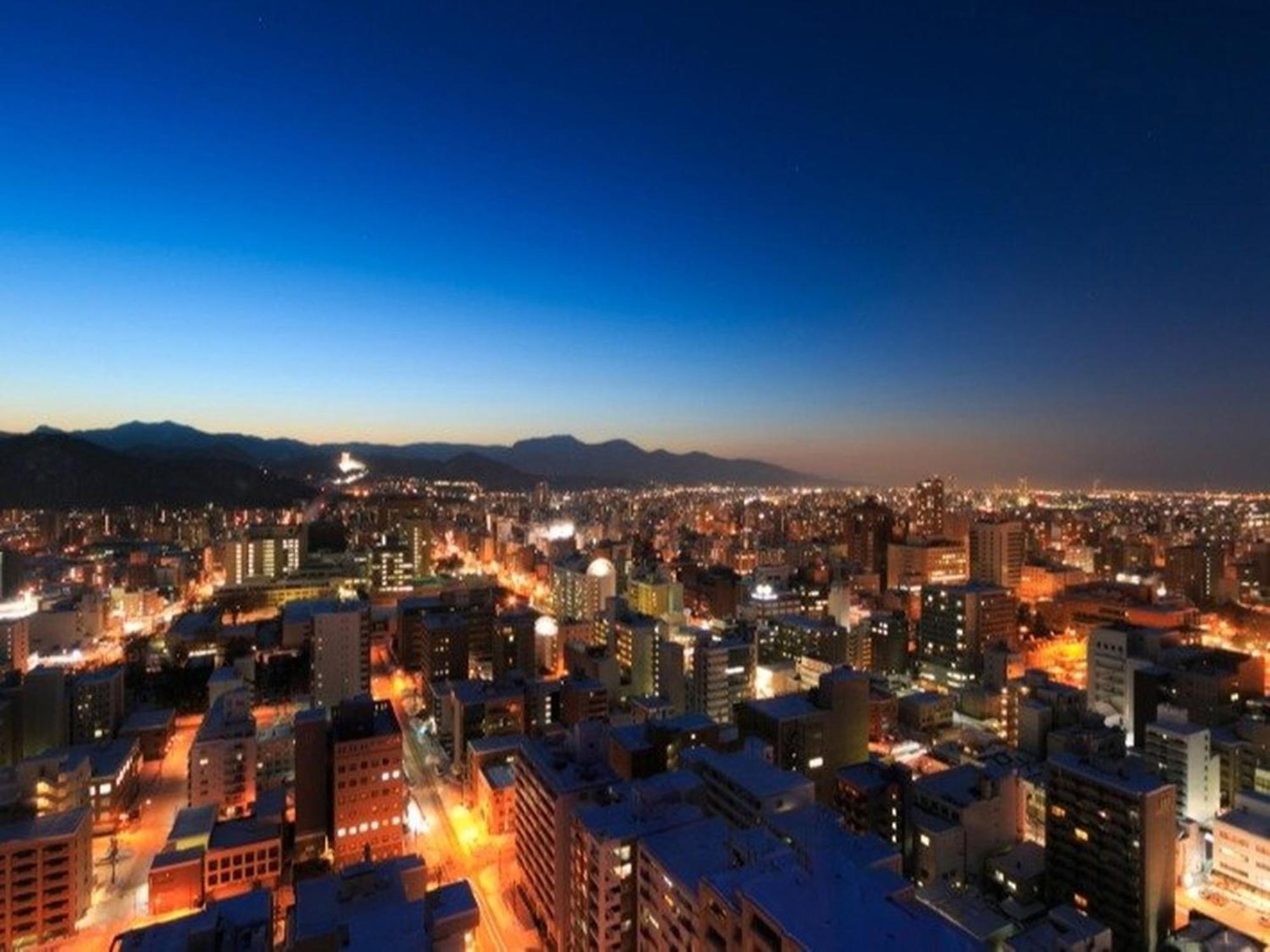 Sapporo Prince Hotel Ngoại thất bức ảnh Santiago skyline at night